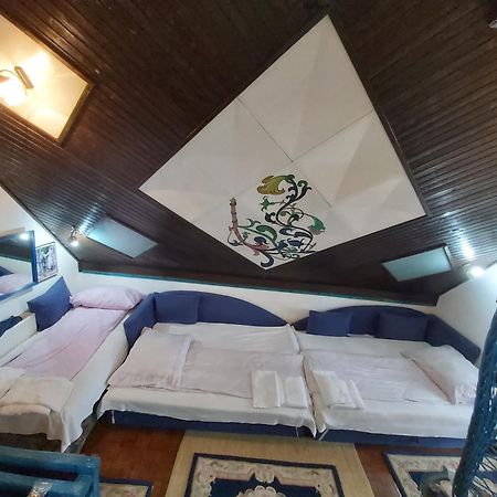 Guesthouse Bajka Vinci الغرفة الصورة