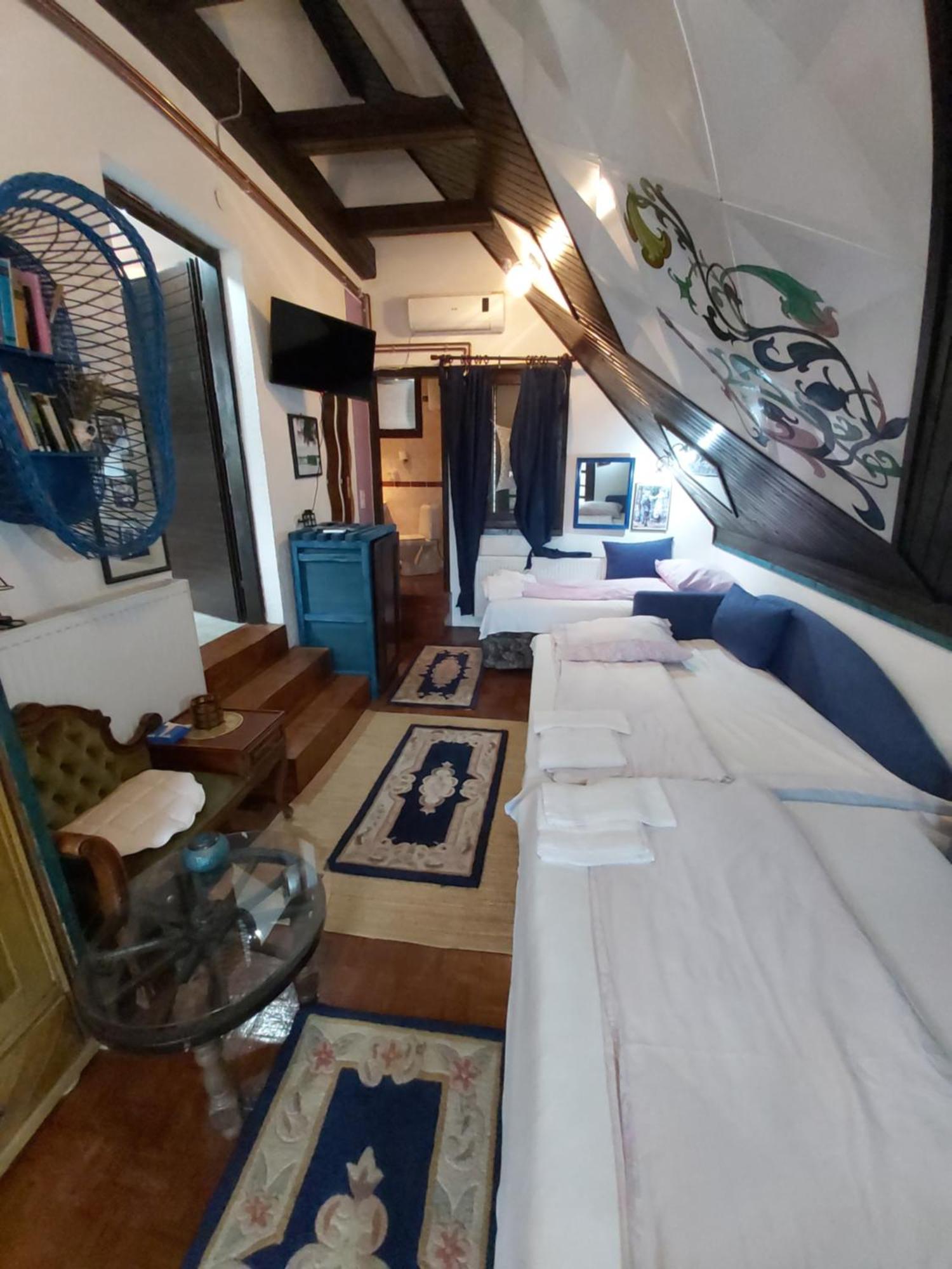 Guesthouse Bajka Vinci الغرفة الصورة